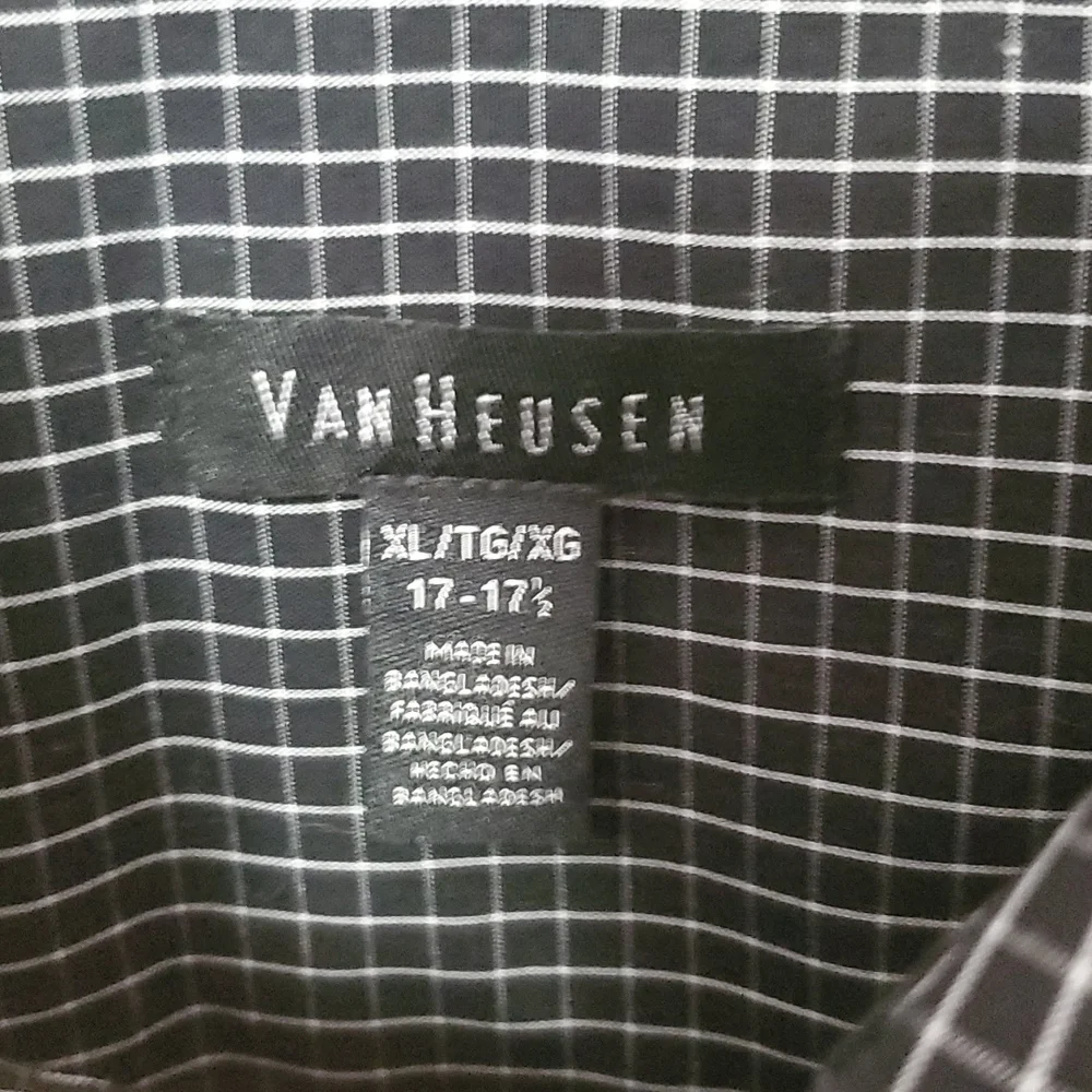 VanHuesen black and white shirt - Picture 4 of 7